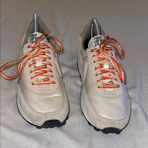 Nike Daybreak Type SE DN3399-100 White Orange Sneakers Womens 7.5 US